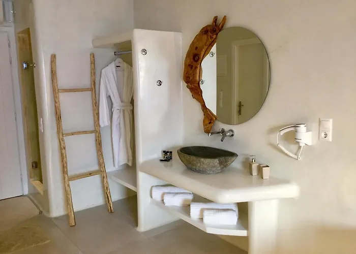 Elina And Агиос-Стефанос