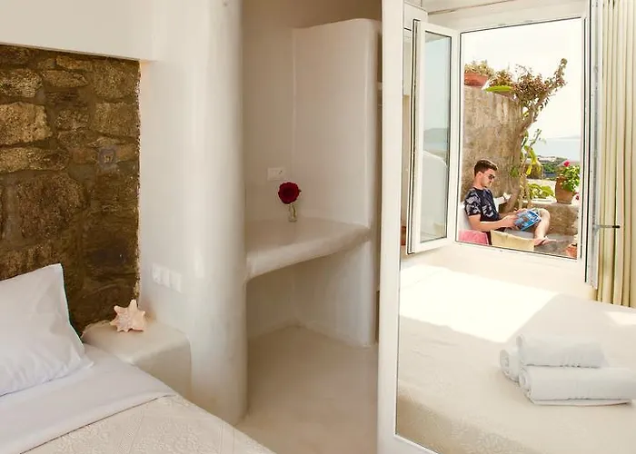 Elina And Konukevi Agios Stefanos (Mykonos)