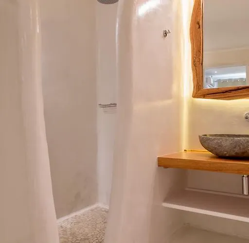 Elina And Konukevi Agios Stefanos (Mykonos)